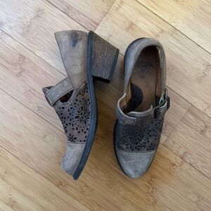 Fluevog brown leather oxfords